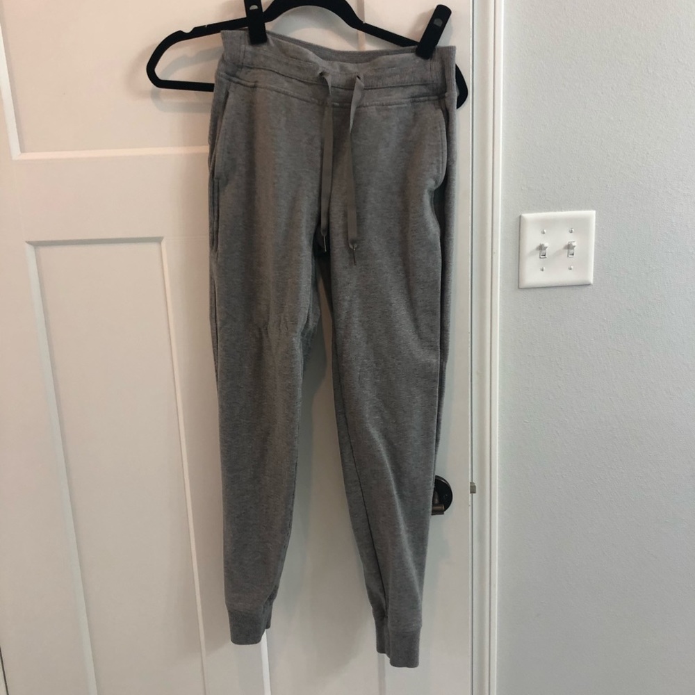 Lululemon sweatpants size 6